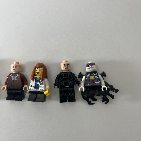 Lego Minifigures Lot Of 6 (2) Missing Arms ￼ - Picture 3 of 7